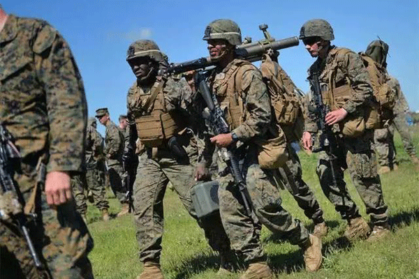 英军身中12枪居然毫发未伤,事后问其原因,只因中国制造