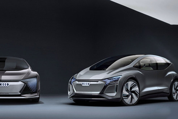 奥迪AI:ME概念车的车身长4.30米,宽1.90米,车身高度1.52米,轴距为2.77米,车身尺寸与一辆奥迪A3近似,定位为未来城市生活用车。得益于电动车型的车身结构,更加短促的前悬和没有传统传动轴的设计,为车辆内舱节省了更多空间。在设计上,奥迪AI:ME概念车充满未来感。标志性的六边形家族式单幅格栅、倒置的形状和图案是奥迪纯电动车型的典型特征。侧面的车窗面积较大,并保持了较为简洁的线条,车窗有着向外凸出的两段式接合设计,以获得更好的视野。